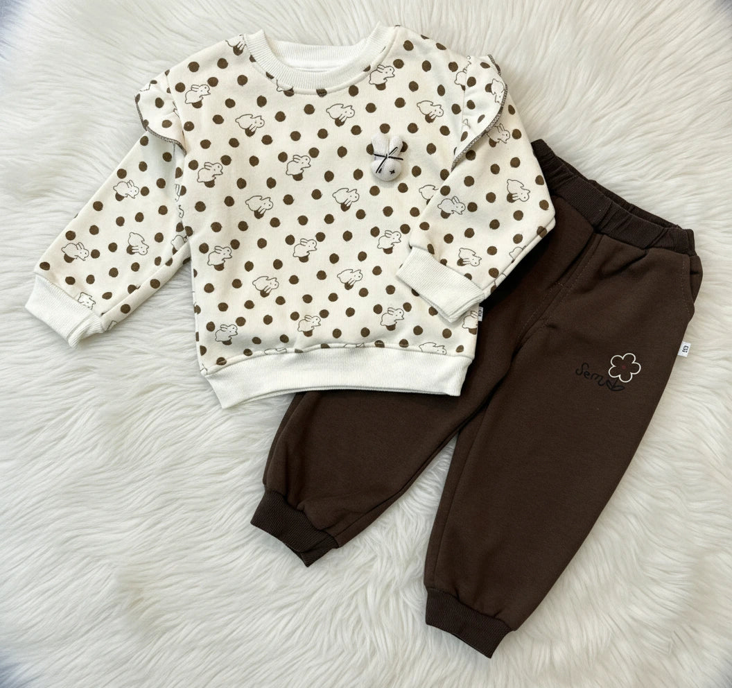 Designer Polka Dot Comfort: Ruffle Sweatshirt & Mocha Jogger Set